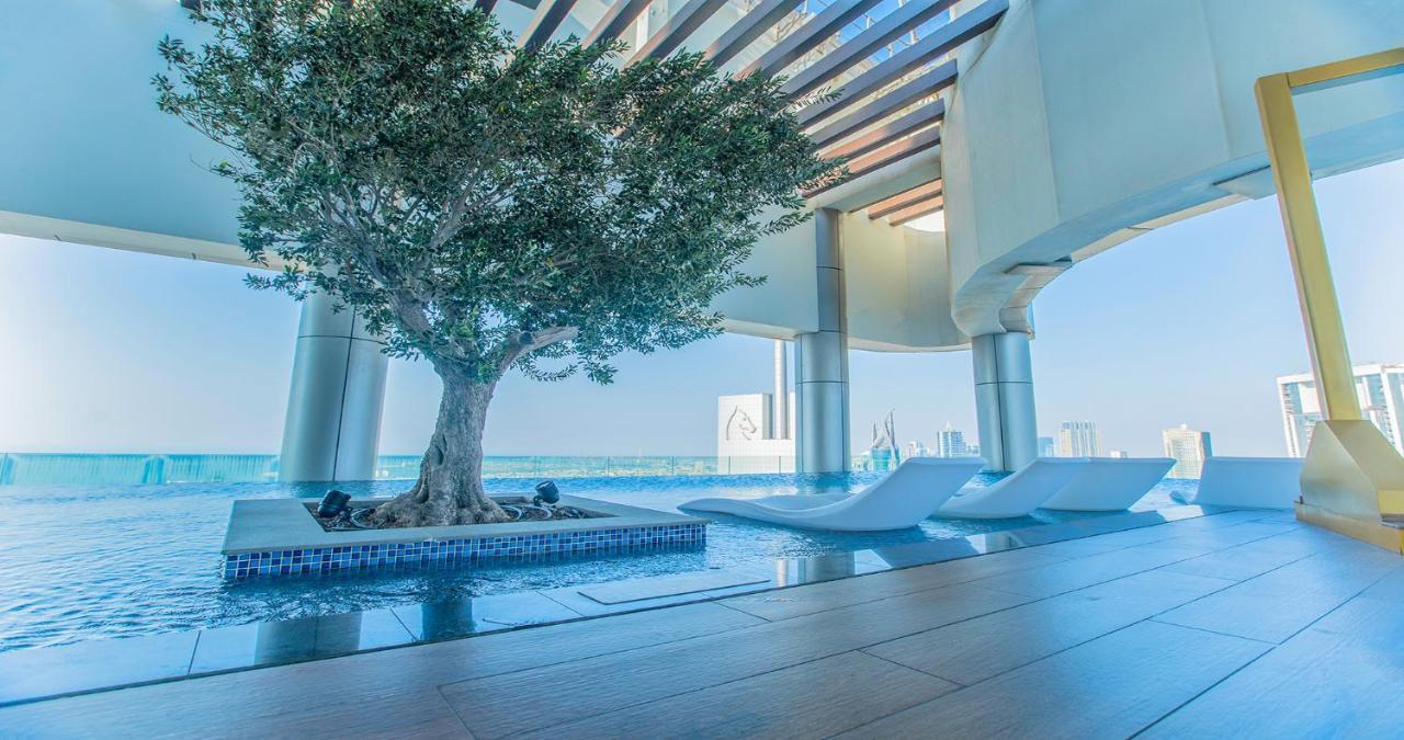 Infinity Pool & Burj Khalifa View L Luxe Paramount Дубай Екстериор снимка