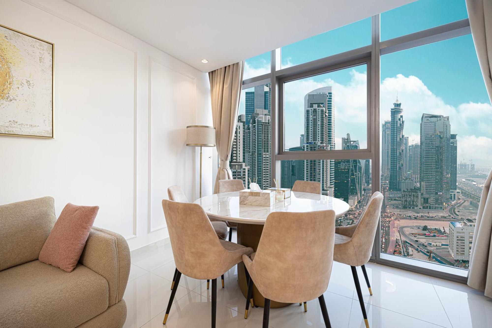 Infinity Pool & Burj Khalifa View L Luxe Paramount Дубай Екстериор снимка