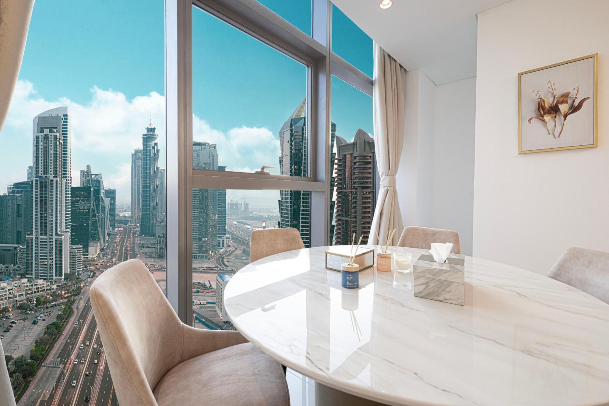 Infinity Pool & Burj Khalifa View L Luxe Paramount Дубай Екстериор снимка